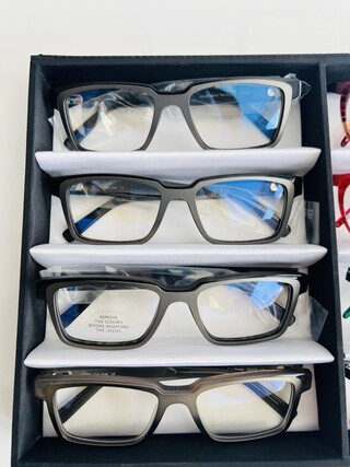 Ca. 12x Optische monturen, Tom Davies, in luxe opbergdoos/displaytray
